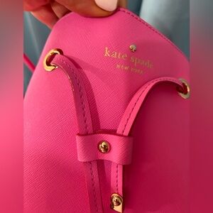 Kate Spade Pretty in Pink Bucket bag! Excellent Condition! Fun purse with strap